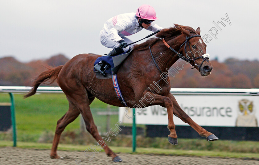 What-A-Welcome-0002 
 WHAT A WELCOME (Charlie Bennett) wins The Betway Apprentice Handicap Lingfield 21 Nov 2017 - Pic Steven Cargill / Racingfotos.com