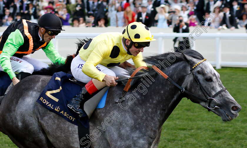 Defoe-0007 
 DEFOE (Andrea Atzeni) wins The Hardwicke Stakes
Royal Ascot 22 Jun 2019 - Pic Steven Cargill / Racingfotos.com