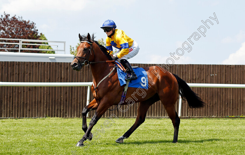 Sweeping-0001 
 SWEEPING (Hollie Doyle)
Leicester 1 Jun 2021 - Pic Steven Cargill / Racingfotos.com