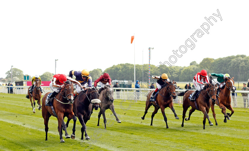 Give-And-Take-0002 
 GIVE AND TAKE (left, James Doyle) beats DACING BRAVE BEAR (2nd left) in The Tattersalls Musidora Stakes York 16 May 2018 - Pic Steven Cargill / Racingfotos.com