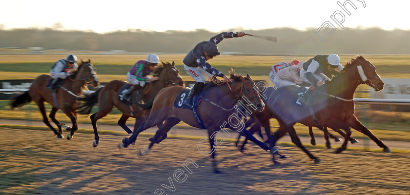 Island-Brave-0001 
 ISLAND BRAVE (centre, Luke Morris) beats ROYAL RESERVE (right) in The Betway Casino Handicap Lingfield 24 Feb 2018 - Pic Steven Cargill / Racingfotos.com