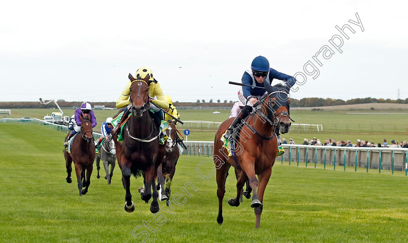 Commissioning-0003 
 COMMISSIONING (Robert Havlin) beats NOVAKAI (left) in The bet365 Fillies Mile
Newmarket 7 Oct 2022 - Pic Steven Cargill / Racingfotos.com