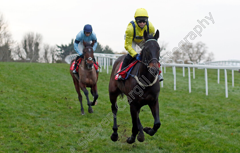 Classic-Anthem-0003 
 CLASSIC ANTHEM (Robert Dunne) winner of The Betfair Racing Podcasts Novices Handicap Hurdle
Sandown 8 Dec 2023 - pic Steven Cargill / Racingfotos.com