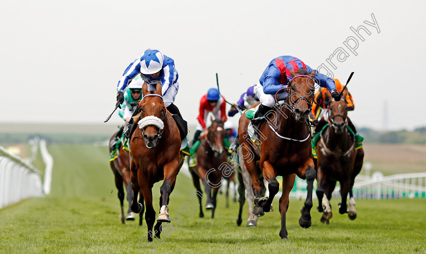 Dubai-Honour-0001 
 DUBAI HONOUR (right, James Doyle) beats FOXES TALES (left) in The bet365 Handicap
Newmarket 9 Jul 2021 - Pic Steven Cargill / Racingfotos.com