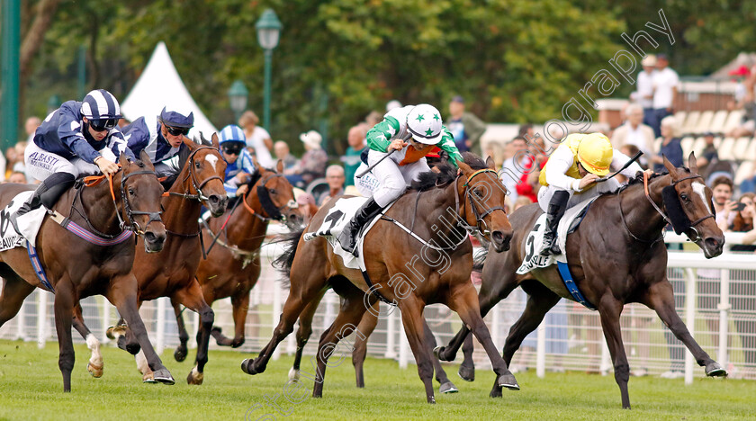 La-Samana-0004 
 LA SAMANA (right, Maxime Guyon) beats SHAMROCK BREEZE (centre) and MAW LAM (left) in The Prix de la Vallee d'Auge
Deauville 3 Aug 2024 - Pic Steven Cargill / Racingfotos.com