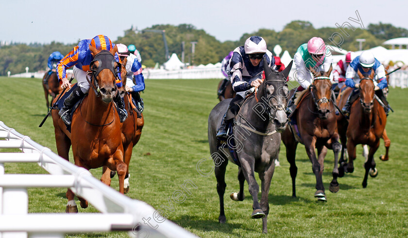 Port-Fairy-0005 
 PORT FAIRY (left, Ryan Moore) beats LAVA STREAM (centre) in The Ribblesdale Stakes
Royal Ascot 20 Jun 2024 - Pic Steven Cargill / Racingfotos.com