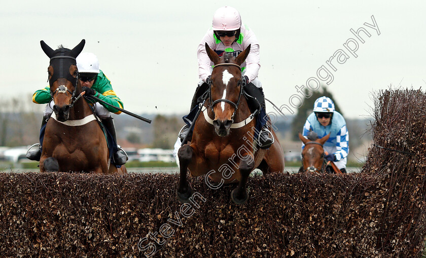 Min-0001 
 MIN (Ruby Walsh) wins The JLT Melling Chase
Aintree 5 Apr 2019 - Pic Steven Cargill / Racingfotos.com