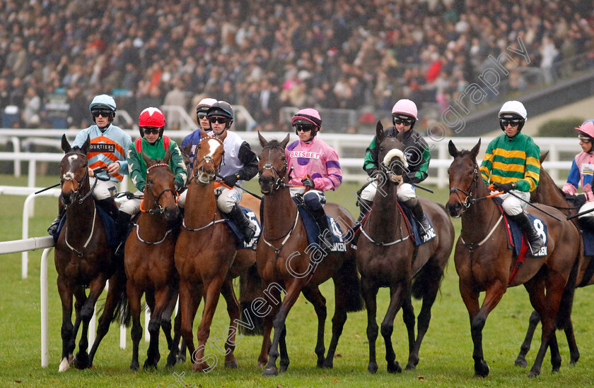 Crambo-0016 
 CRAMBO (centre, Jonathan Burke) with the field before winning The Howden Long Walk Hurdle
Ascot 21 Dec 2024 - Pic Steven Cargill / Racingfotos.com