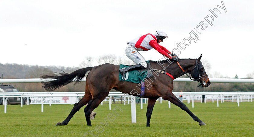 Zara-Hope-0005 
 ZARA HOPE (Kielan Woods) wins The CF Roberts Electrical & Mechanical Services Mares Handicap Chase
Cheltenham 13 Dec 2019 - Pic Steven Cargill / Racingfotos.com