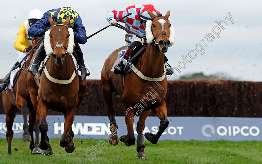 Henry s-Friend-0006 
 HENRY'S FRIEND (left, Ben Jones) beats KILBEG KING (right) in The Sodexo Live! Reynoldstown Novices Chase
Ascot 17 Feb 2024 - Pic Steven Cargill / Racingfotos.com