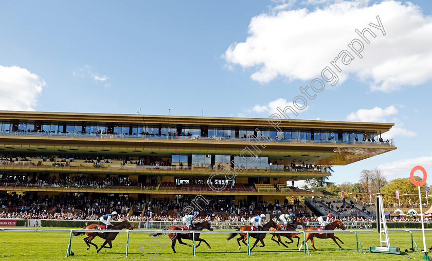 Kyprios-0006 
 KYPRIOS (Ryan Moore) leading the field on his way to winning The Qatar Prix du Cadran
Longchamp 5 Oct 2024 - Pic Steven Cargill / Racingfotos.com