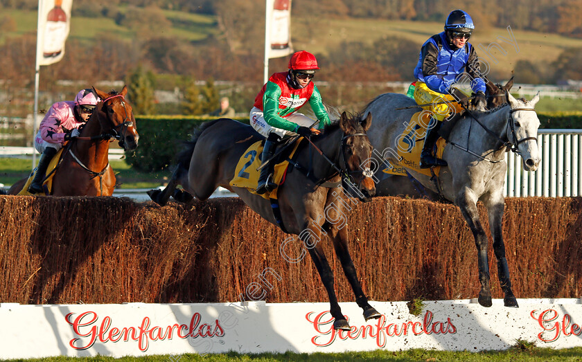 Enrilo-and-Mister-Fogpatches-0002 
 ENRILO (left, Harry Cobden) with MISTER FOGPATCHES (right, Daniel Mullins)
Cheltenham 10 Dec 2021 - Pic Steven Cargill / Racingfotos.com