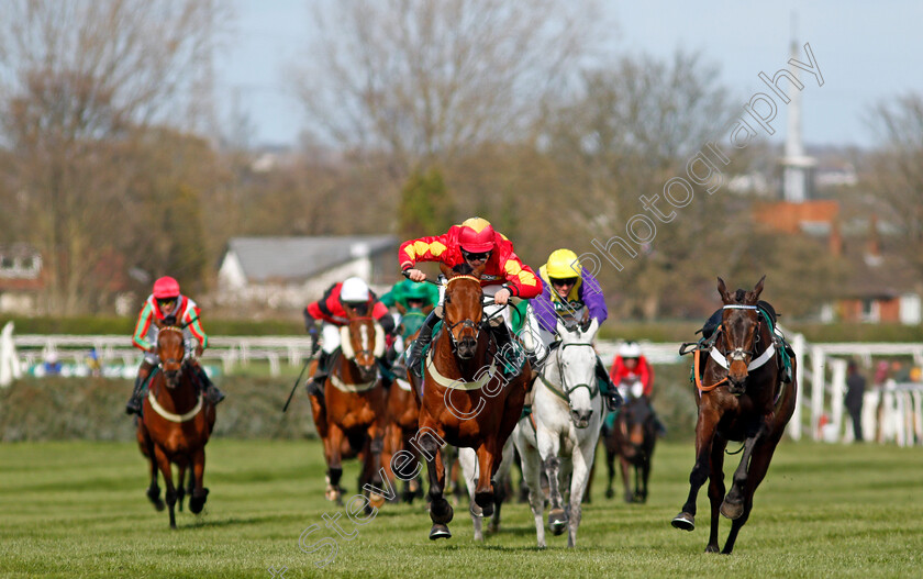 Mac-Tottie-0001 
 MAC TOTTIE (Sean Bowen) wins The Randox Topham Handicap Chase
Aintree 8 Apr 2022 - Pic Steven Cargill / Racingfotos.com