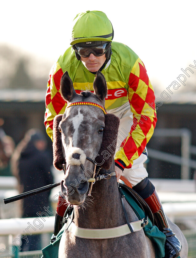 Saint-Riquier-0001 
 SAINT RIQUIER (Sam Twiston-Davies)
Warwick 9 Dec 2021 - Pic Steven Cargill / Racingfotos.com