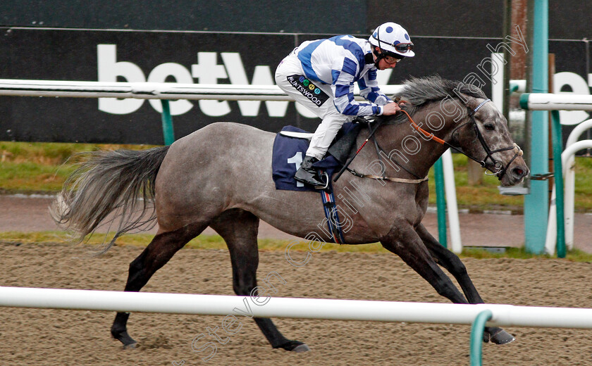 George-Dryden-0005 
 GEORGE DRYDEN (Jason Watson) wins The Betway Sprint Handicap Lingfield 3 Feb 2018 - Pic Steven Cargill / Racingfotos.com