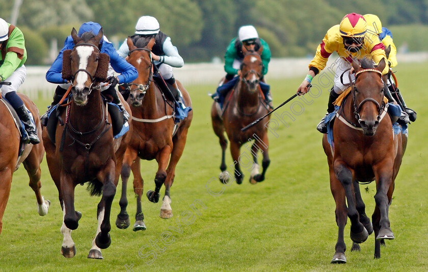 Bollin-Joan-0002 
 BOLLIN JOAN (left, Ella McCain) beats DUBAI INSTINCT (right) in The SASH Charity Apprentice Handicap
York 11 Jun 2021 - Pic Steven Cargill / Racingfotos.com