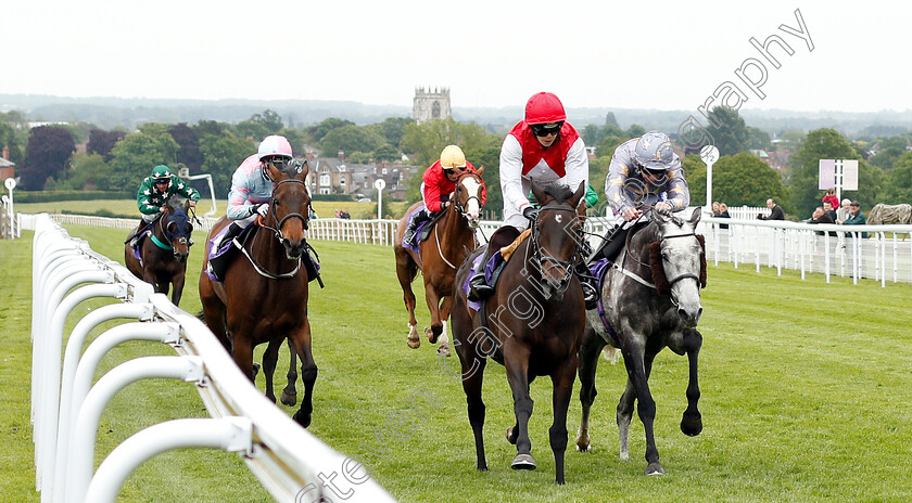 Kilbaha-Lady-0002 
 KILBAHA LADY (centre, Faye McManoman) beats DARK DEVIL (right) in The Hull FC Handicap
Beverley 29 may 2019 - Pic Steven Cargill / Racingfotos.com