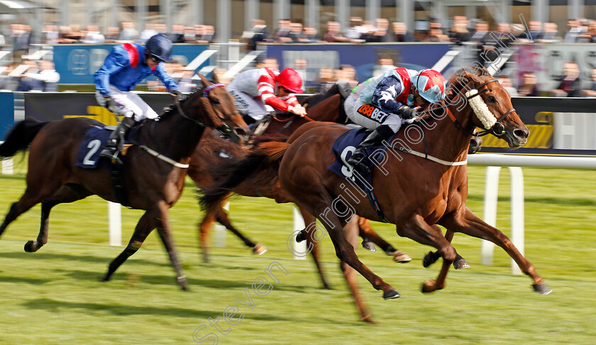 Desert-Skyline-0005 
 DESERT SKYLINE (Silvestre De Sousa) wins The Doncaster Cup Doncaster 15 Sep 2017 - Pic Steven Cargill / Racingfotos.com