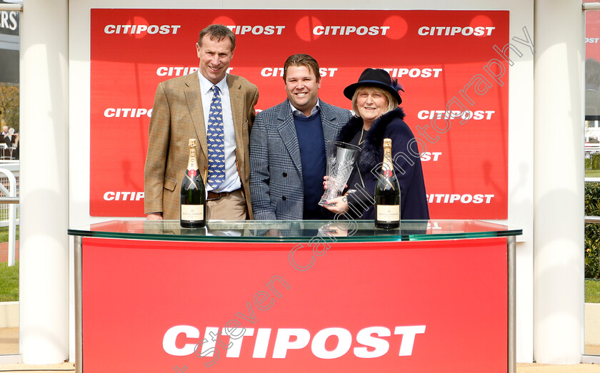 Dashel-Drasher-0009 
 Presentation for The Citipost Novices Hurdle won by DASHEL DRASHER
Cheltenham 17 Apr 2019 - Pic Steven Cargill / Racingfotos.com