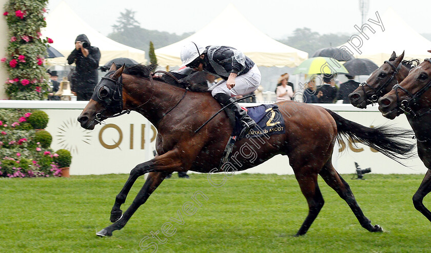 Circus-Maximus-0003 
 CIRCUS MAXIMUS (Ryan Moore) wins The St James's Palace Stakes (as Ryan Moore drops whip)
Royal Ascot 18 Jun 2019 - Pic Steven Cargill / Racingfotos.com