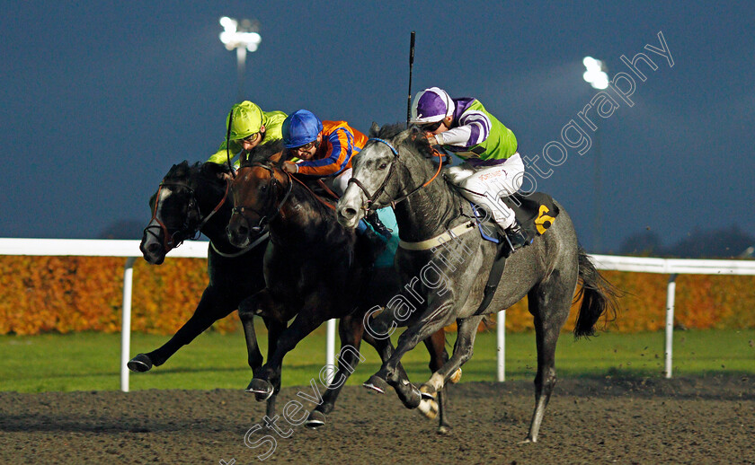 Silverscape-0005 
 SILVERSCAPE (right, Jason Watson) beats WARD CASTLE (centre) and TICKETS (left) in The Unibet Extra Place Offers Every Day Restricted Novice Stakes Div1
Kempton 10 Nov 2021 - Pic Steven Cargill / Racingfotos.com