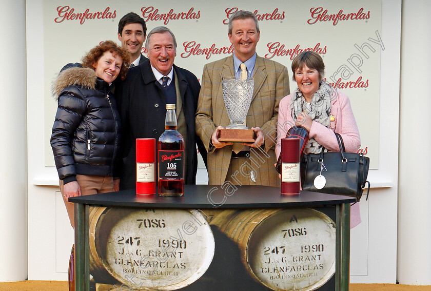 Kingswell-Theatre-0010 
 Presentation for The Glenfarclas Cross Country Handicap Chase Cheltenham 17 Nov 2017 - Pic Steven Cargill / Racingfotos.com