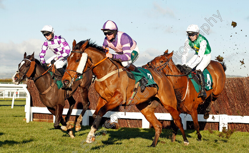 Duel-At-Dawn-0002 
 DUEL AT DAWN (Kielan Woods) Cheltenham 15 Dec 2017 - Pic Steven Cargill / Racingfotos.com