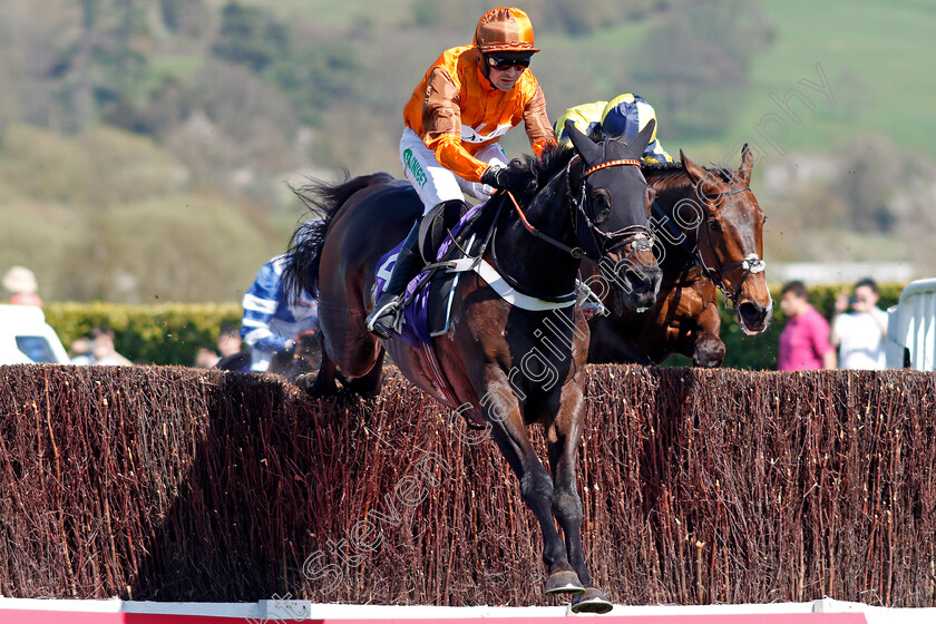 Days-Of-Heaven-0002 
 DAYS OF HEAVEN (Nico de Boinville) Cheltenham 18 Apr 2018 - Pic Steven Cargill / Racingfotos.com