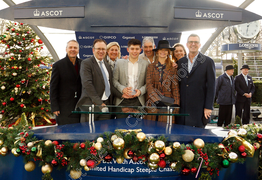 Azzerti-0009 
 Presentation to the McNeill Family for The Bet With Ascot Novices Limited Handicap Chase won by AZZERTI 	
Ascot 21 Dec 2018 - Pic Steven Cargill / Racingfotos.com