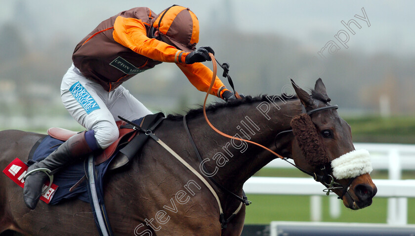 The-Young-Master-0006 
 THE YOUNG MASTER (Sam Waley-Cohen) wins The Markel Insurance Amateur Riders Handicap Chase
Cheltenham 16 Nov 2018 - Pic Steven Cargill / Racingfotos.com