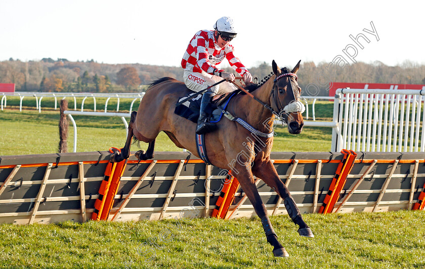 Sevarano-0001 
 SEVARANO (Leighton Aspell) wins The Ladbrokes Novices Hurdle
Newbury 29 Nov 2019 - Pic Steven Cargill / Racingfotos.com