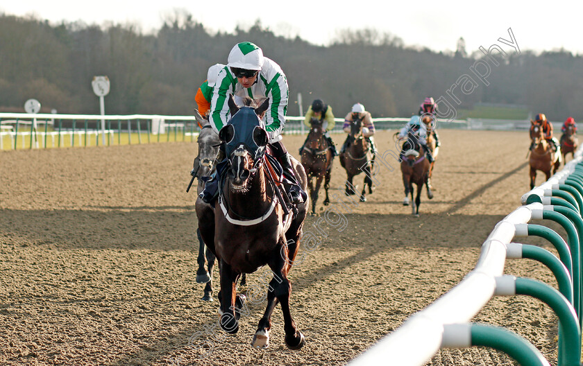 Author s-Dream-0003 
 AUTHOR'S DREAM (Martin Harley) wins The Betway Stayers Handicap Lingfield 10 Jan 2018 - Pic Steven Cargill / Racingfotos.com