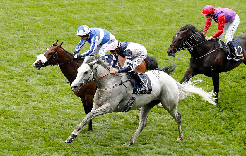 Lord-Glitters-0005 
 LORD GLITTERS (Daniel Tudhope) wins The Queen Anne Stakes
Royal Ascot 18 Jun 2019 - Pic Steven Cargill / Racingfotos.com