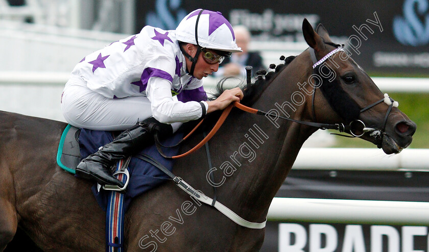 Byron-Flyer-0007 
 BYRON FLYER (William Buick) wins The Cliff Stud Rearing Winners Handicap
Doncaster 15 Sep 2018 - Pic Steven Cargill / Racingfotos.com