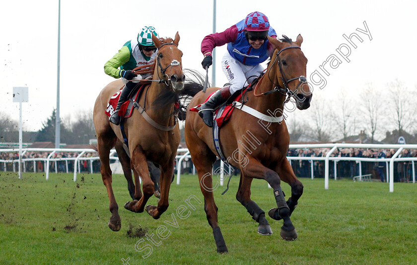 La-Bague-Au-Roi-0004 
 LA BAGUE AU ROI (Richard Johnson) beats TOPOFTHEGAME (left) in The 32Red Kauto Star Novices Chase
Kempton 26 Dec 2018 - Pic Steven Cargill / Racingfotos.com