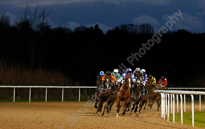 Pushkin-Museum-0003 
 PUSHKIN MUSEUM (grey, Shane Kelly) tracks BOBBY VEE (leading) round the final turn on his way to winning The Betway Sprint Handicap Div2 Wolverhampton 4 Jan 2018 - Pic Steven Cargill / Racingfotos.com