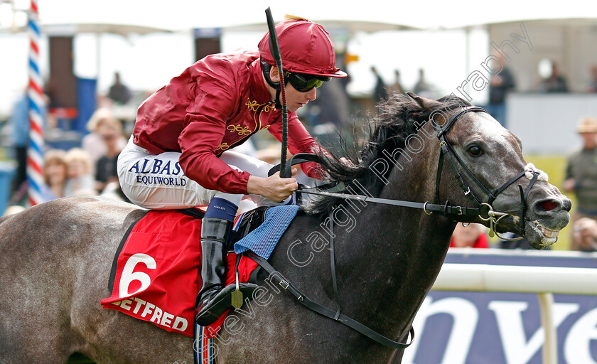 Roaring-Lion-0009 
 ROARING LION (Oisin Murphy) wins The Betfred Dante Stakes York 17 May 2018 - Pic Steven Cargill / Racingfotos.com