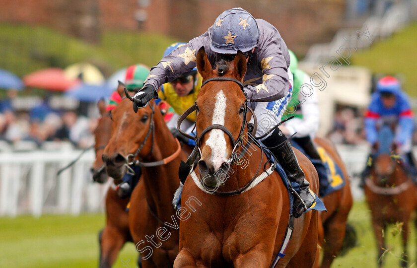 The-Feathered-Nest-0006 
 THE FEATHERED NEST (Paul Hanagan) wins The Greenhous Handicap Chester 9 May 2018 - Pic Steven Cargill / Racingfotos.com