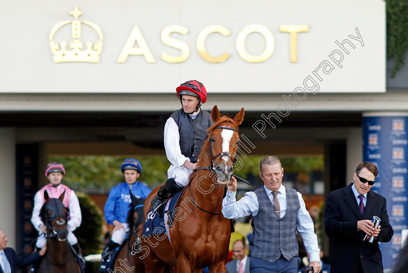 Kyprios-0010 
 KYPRIOS (Ryan Moore) before winning The Qipco British Champions Long Distance Cup
Ascot 19 Oct 2024 - Pic Steven Cargill / Racingfotos.com