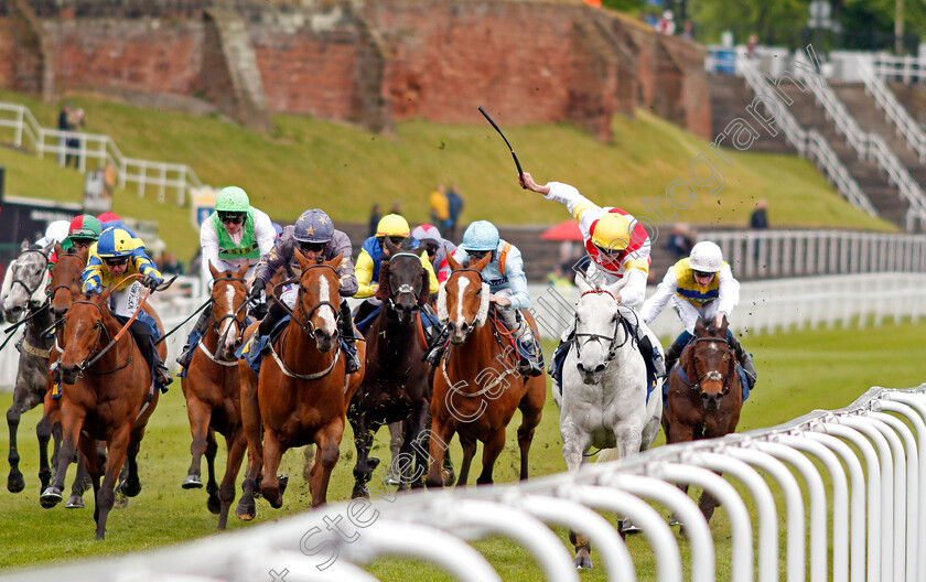 The-Feathered-Nest-0001 
 THE FEATHERED NEST (centre, Paul Hanagan) beats MY AMIGO (right) in The Greenhous Handicap Chester 9 May 2018 - Pic Steven Cargill / Racingfotos.com