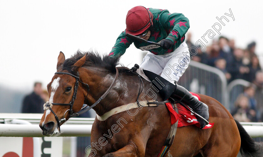 Glen-Forsa-0006 
 GLEN FORSA (Jonathan Burke) wins The 32red.com Novices Handicap Chase
Kempton 26 Dec 2018 - Pic Steven Cargill / Racingfotos.com