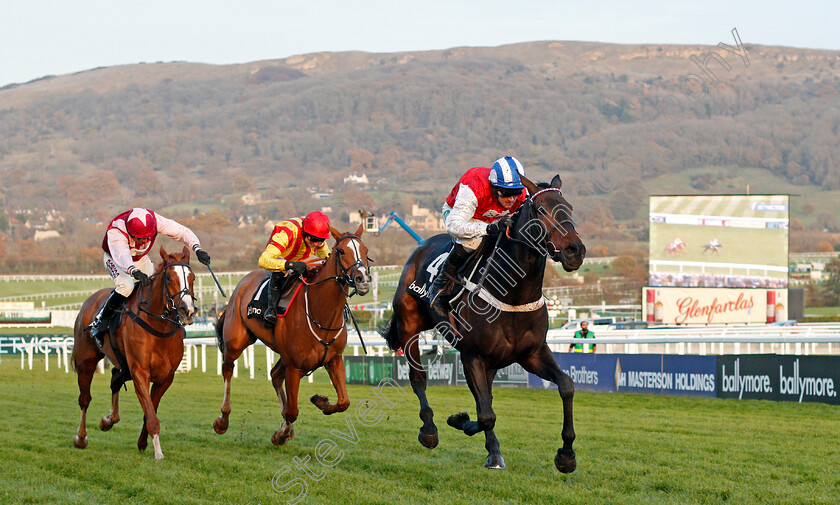 On-The-Blind-Side-0003 
 ON THE BLIND SIDE (Nico de Boinville) wins The Ballymore Novices Hurdle Cheltenham 17 Nov 2017 - Pic Steven Cargill / Racingfotos.com