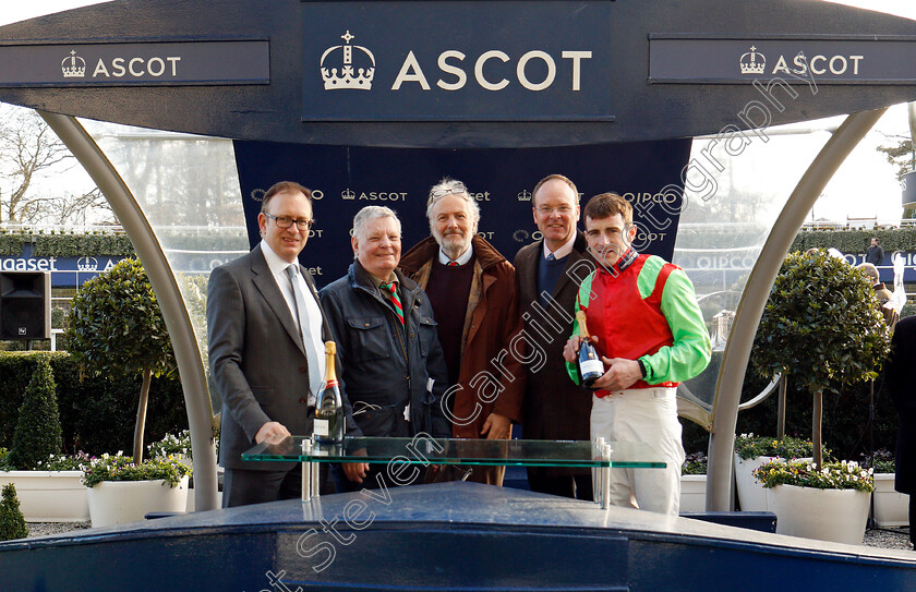 Le-Patriote-0009 
 Presentation for The Ascot Spring Garden Show Handicap Hurdle Ascot 17 Feb 2018 - Pic Steven Cargill / Racingfotos.com