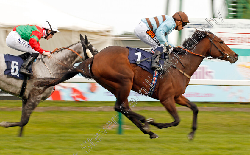 Hope-Is-High-0004 
 HOPE IS HIGH (Silvestre De Sousa) wins The Bath Summer Staying Series Final Handicap Yarmouth 21 Sep 2017 - Pic Steven Cargill / Racingfotos.com