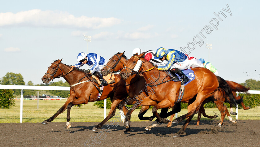 Bacacarat-0005 
 BACACARAT (left, Silvestre De Sousa) beats MANTON GRANGE (right) in The 32Red On The App Store Handicap
Kempton 22 May 2019 - Pic Steven Cargill / Racingfotos.com