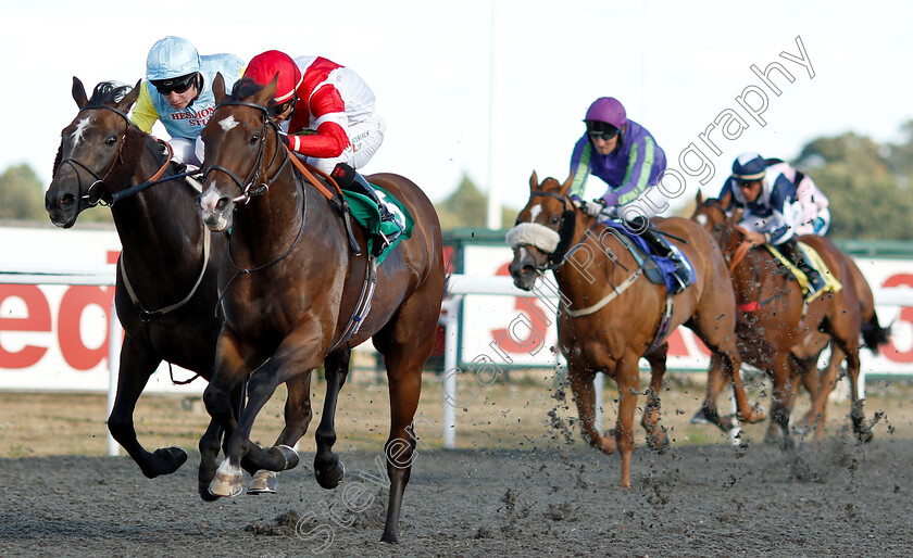 Fortune-And-Glory-0001 
 FORTUNE AND GLORY (Nicola Currie) beats OSKEMEN (left) in The Bet At racinguk.com Handicap
Kempton 8 Aug 2018 - Pic Steven Cargill / Racingfotos.com