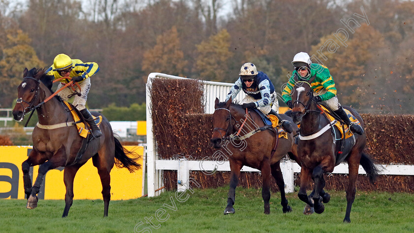 Jonbon-0004 
 JONBON (right, Nico de Boinville) beats HADDEX DES OBEAUX (left) in The Betfair Tingle Creek Chase
Sandown 9 Dec 2023 - Pic Steven Cargill / Racingfotos.com