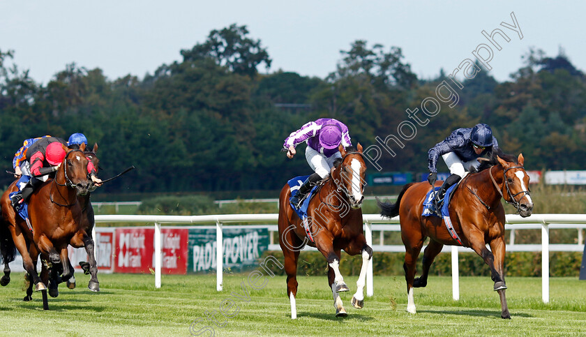 Diego-Velazquez-0007 
 DIEGO VELAZQUEZ (centre, Ryan Moore) beats CAPULET (right) in The KPMG Champions Juvenile Stakes
Leopardstown 9 Sep 2023 - Pic Steven Cargill / Racingfotos.com