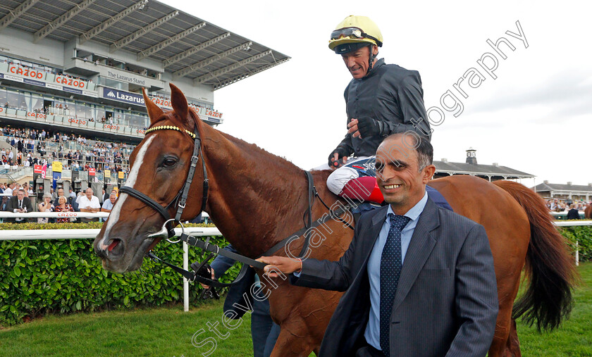 Stradivarius-0010 
 STRADIVARIUS (Frankie Dettori) winner of The Doncaster Cup
Doncaster 10 Sep 2021 - Pic Steven Cargill / Racingfotos.com