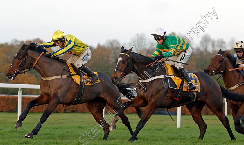 Jonbon-0001 
 JONBON (right, Nico de Boinville) beats HADDEX DES OBEAUX (left) in The Betfair Tingle Creek Chase
Sandown 9 Dec 2023 - Pic Steven Cargill / Racingfotos.com